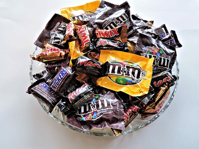 The Healthiest (and Least Healthy) Halloween Candy
